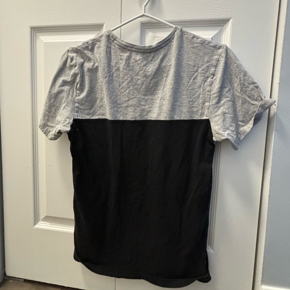 Calvin Klein T-shirt, size small, good condition - Picture 2 of 2